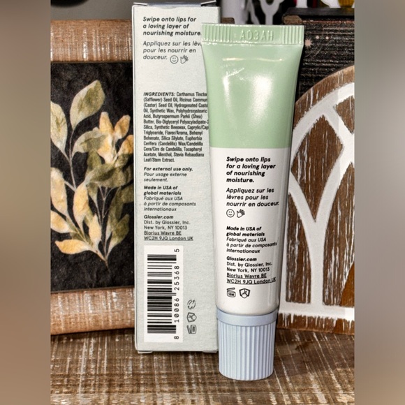 Glossier Mint Balm Dot Com - Picture 2 of 2